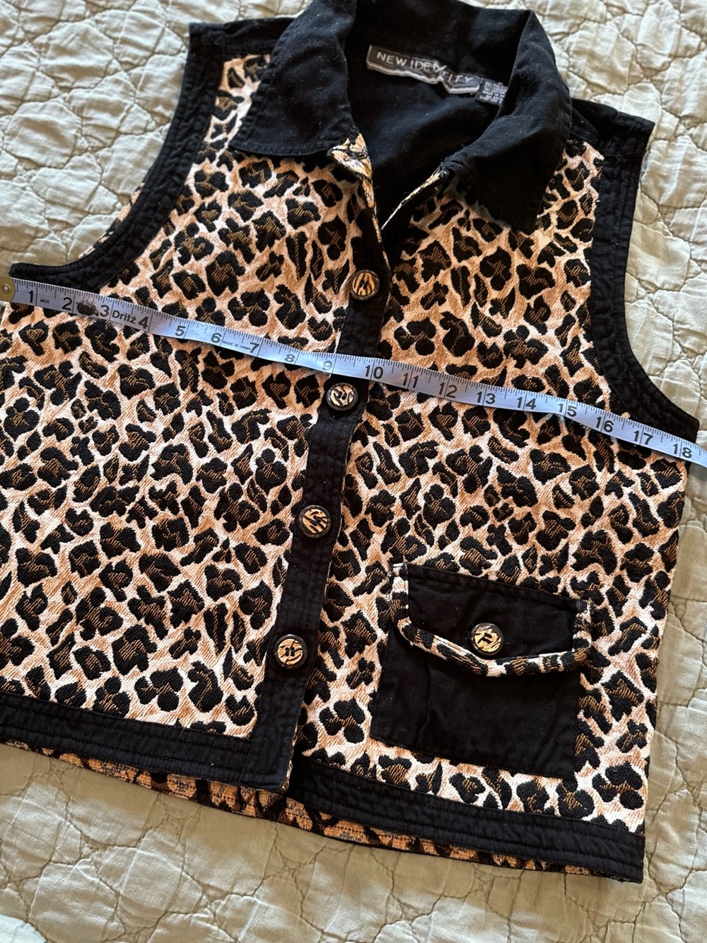 Vintage Sleeveless Leopard-Print Button Down Top in Black & Cream - Picture 11 of 11